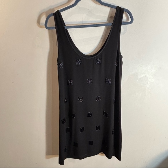 ELIZABETH & JAMES Sz XS Sccop Neck Beaded Clusters Sleeveless Lined Mini Dress - Picture 9 of 15